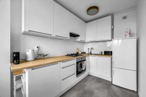 Downtown Apt - Top Location, Metro nearby - by Rentujemy