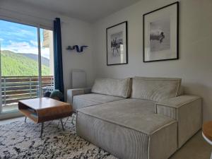 Spacious Modern Duplex Sunny View Ski & Hikes D52