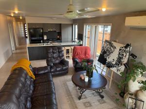 Private Master Suite with Ensuite at Mango Hill Home