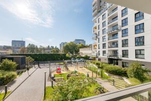 Metro Płocka 3-Bedroom Apartment by BookingHost