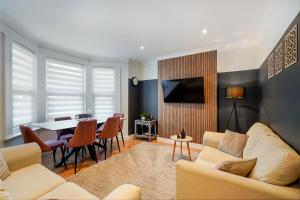 5BR Bedford Home, Sleeps 7,Perfect for Contractor Stay Near Transport Links