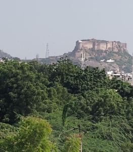 Iconic HOSTEL 01 km from Railway Station