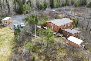 Spacious Summerhouse with Hot Tub & Garden
