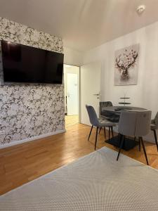 Bright 1BR Apartment with Living Room & Balcony