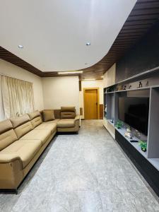 Shreshtam Apart Hotel, Kondapur