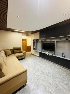 Shreshtam Apart Hotel, Kondapur