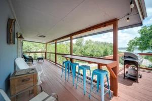 Canyon Springs Cove in Canyon Lake on boat ramp