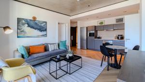 The Bridgewater Collection 409-Luxury 2 bed Modern Apartment at Century City