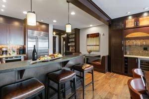 Flagstaff Lodge at Deer Valley Resort - Two Bedroom Residence #305 condo