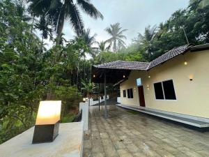 Kurinjirappallil Farms Homestay