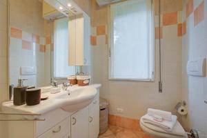 Holiday House Ambra-View & Terrace - Happy Rentals