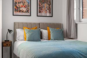 Modern Comfort 2BR Flat for 5 Central & Quite