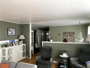 Fantastic house with seafront property in Gryllefjord