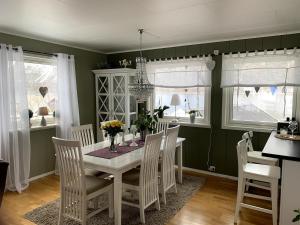 Fantastic house with seafront property in Gryllefjord