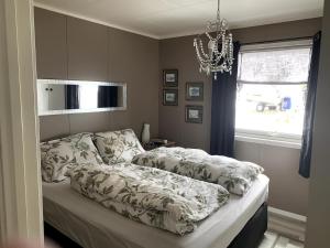 Fantastic house with seafront property in Gryllefjord