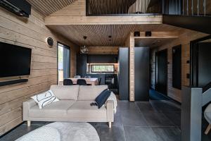 Levi Blackberry B by Aavalevi