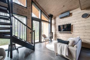 Levi Blackberry B by Aavalevi