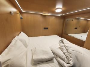 ACD HOTELs