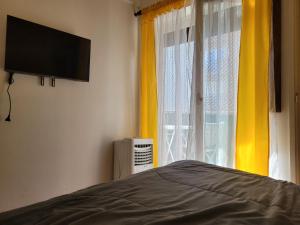 Mardel centrico con balcon a la calle