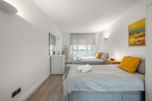 1 Bed Studio Apartment opposite Liverpool Street station