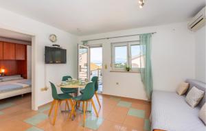Beautiful Apartment In Crikvenica With Wifi 