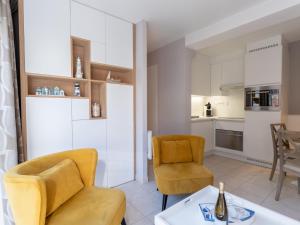 Apartment Shop & Sea by Interhome