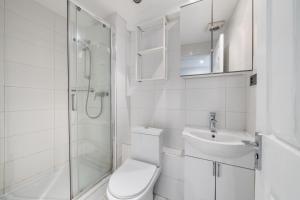 1 Bed Studio Apartment opposite Liverpool Street station