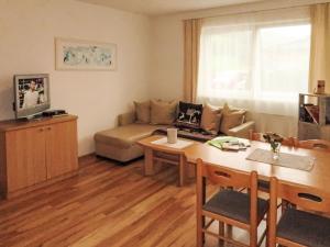 Apartment Kristall-2 by Interhome