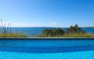 7 Bedroom Amazing Home In Kosljun