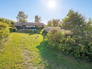 Holiday Home Eggertsine - 1-2km from the sea by Interhome