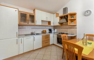 Nice Home In Supetarska Draga With Wifi