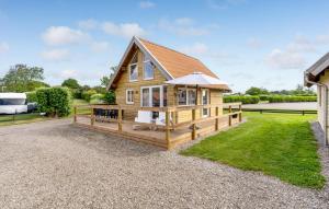 Stunning Home In Tranekær With Wifi