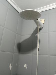 Kitnet 1 Block from the Beach in São Vicente