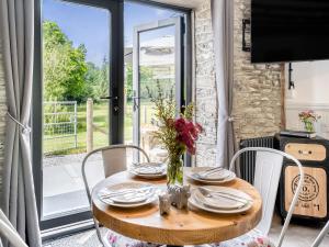 The Old Cowsheds 2 - Shippon - Uk49787