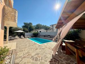 EXTRAORDINARY Amna Home with 4 bedroom and pool!