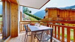 New - South-facing terrace, parking, 300 m slopes