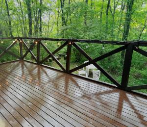 森の中で仲間や家族とゆっくり過ごせる温泉付コテージ 会員制別荘地で広大なプライベート空間 ペット可 那須高原りんどうハウス