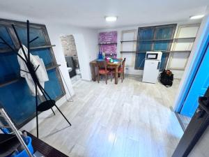 Modern and Artful studio in the herat of Brasov