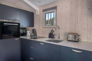 800 m de la plage, jardin, 4 adultes 1 enfant