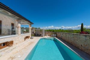 Villa Hardy with private pool and sauna