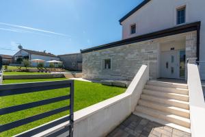Villa Nina with private pool and BBQ near Poreč