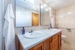 Villa Roca One-Bedroom Flat Dormitory room