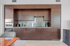Panoramic 2 Bedroom 2 Bathroom Condo Sheppard Metro North York Toronto