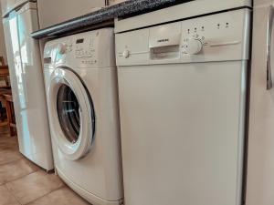 Castle Harbour, Heated Pool, AC and Ocean View, LC517