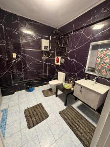 Cozy House In Heart Of The City