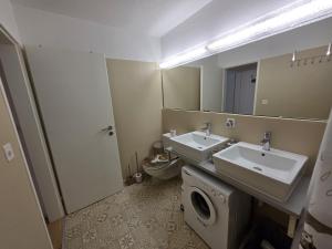 PL203 frisch renovierte lichtdurchflutete Wohnung mit Terrasse