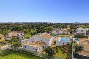 Villa Duas Sentinelas by Villa Plus