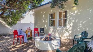 Salt & Sea family home with ocean view