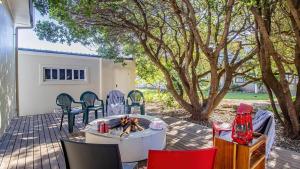 Salt & Sea family home with ocean view