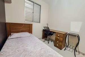 Apê elegante com ar-cond, vaga e ótima localização